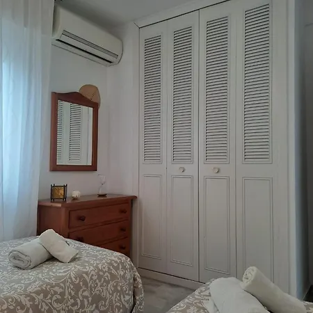 Vistas Costa,2 Hab ,piscinas , Garaje Apartamento