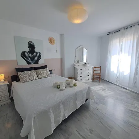 Apartamento Vistas Costa,2 Hab ,piscinas , Garaje *